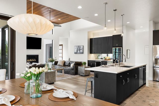 3672 W Red Jade Ct, Meridian, ID 83646