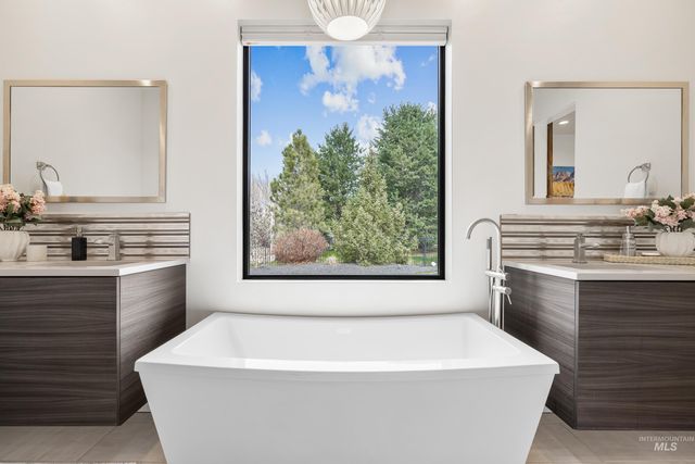 3672 W Red Jade Ct, Meridian, ID 83646