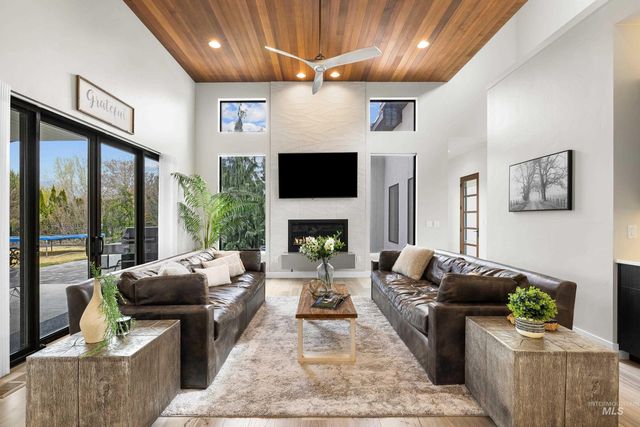 3672 W Red Jade Ct, Meridian, ID 83646