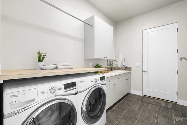 3672 W Red Jade Ct, Meridian, ID 83646