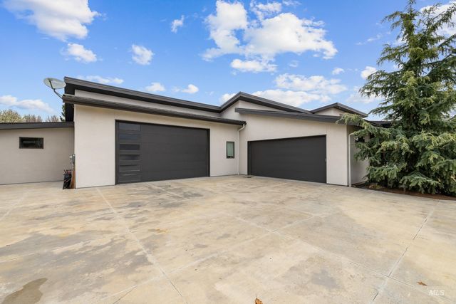 3672 W Red Jade Ct, Meridian, ID 83646