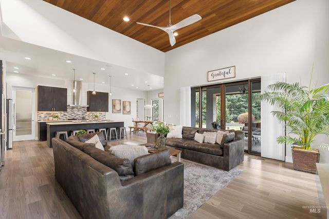 3672 W Red Jade Ct, Meridian, ID 83646