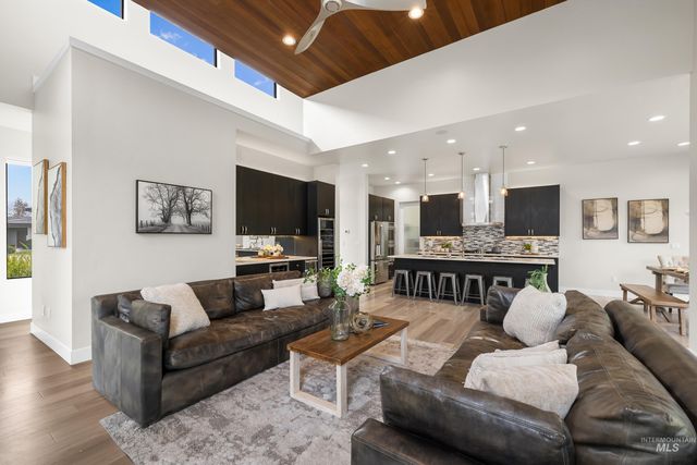 3672 W Red Jade Ct, Meridian, ID 83646