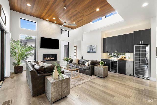 3672 W Red Jade Ct, Meridian, ID 83646