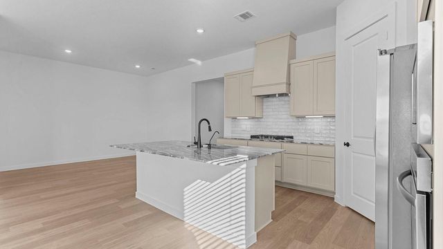 2301 Proteus Way, League City, TX 77573