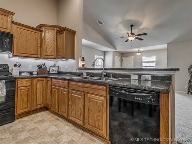 19 E Fairlane Court, Sapulpa, OK 74066
