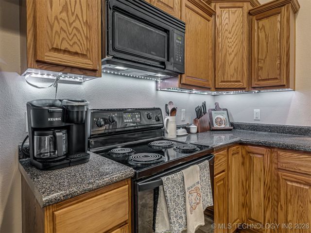 19 E Fairlane Court, Sapulpa, OK 74066