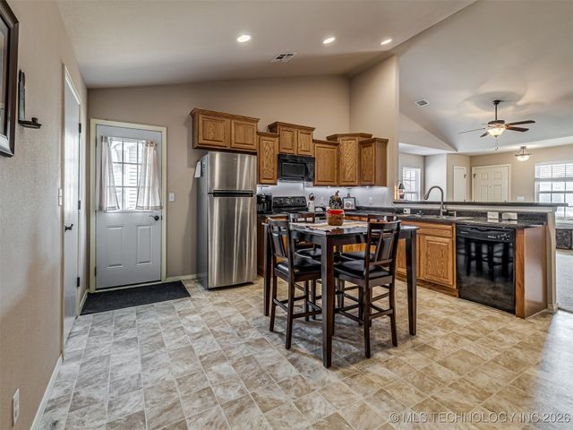 19 E Fairlane Court, Sapulpa, OK 74066