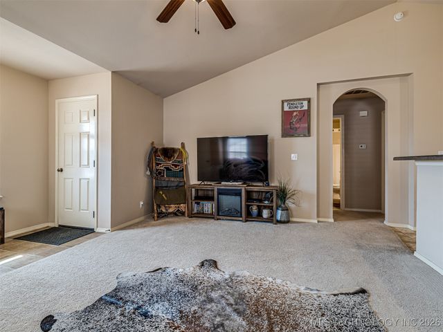 19 E Fairlane Court, Sapulpa, OK 74066