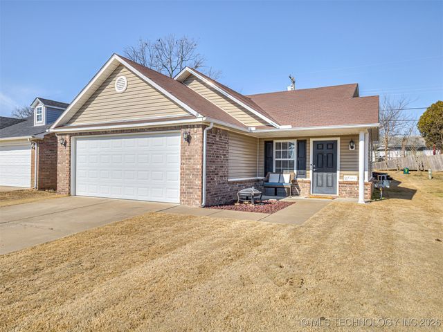 19 E Fairlane Court, Sapulpa, OK 74066