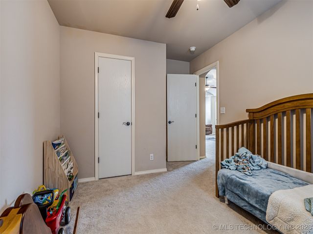 19 E Fairlane Court, Sapulpa, OK 74066