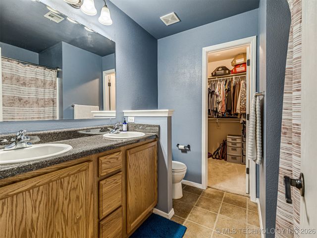 19 E Fairlane Court, Sapulpa, OK 74066