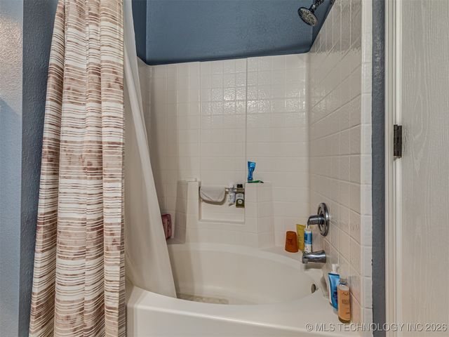 19 E Fairlane Court, Sapulpa, OK 74066