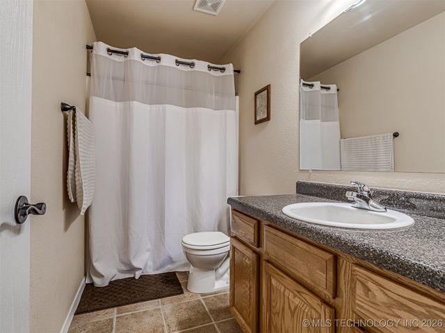 19 E Fairlane Court, Sapulpa, OK 74066