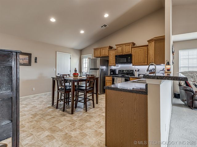 19 E Fairlane Court, Sapulpa, OK 74066