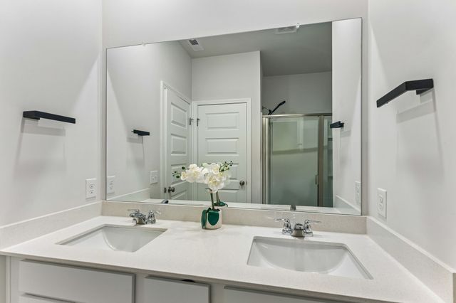 566 Trinity Way, Spring Hill, TN 37174