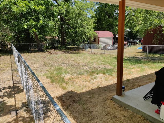 1014 Pine Street, Bonham, TX 75418