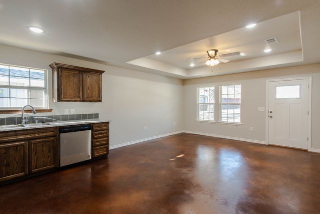 1014 Pine Street, Bonham, TX 75418