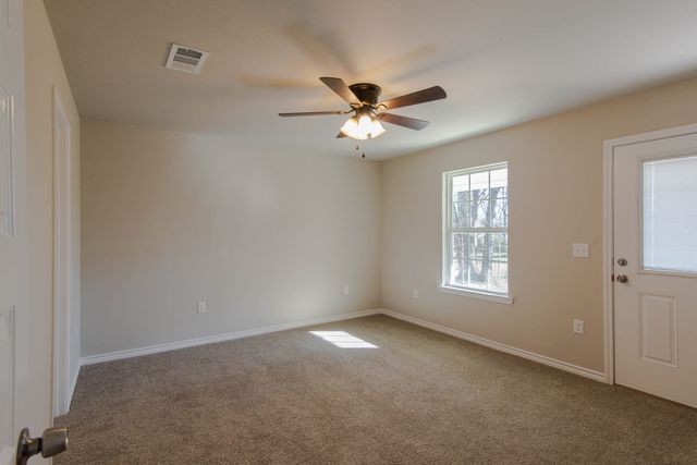 1014 Pine Street, Bonham, TX 75418