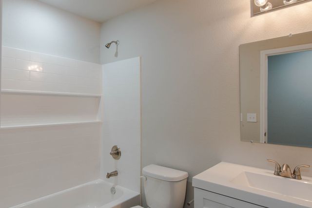 1014 Pine Street, Bonham, TX 75418