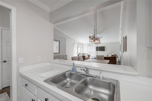 8831 HAMPDEN DRIVE, Tampa, FL 33626