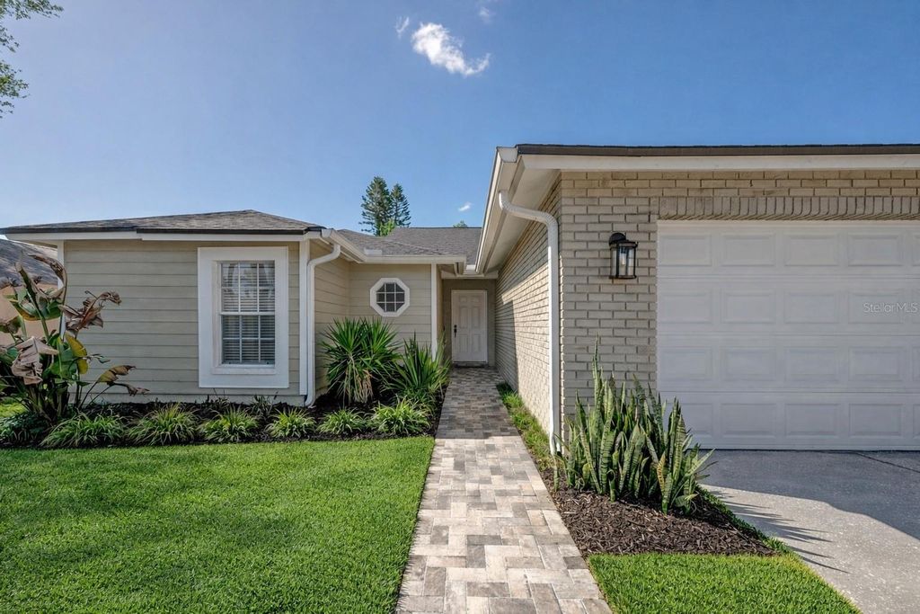 8831 HAMPDEN DRIVE, Tampa, FL 33626