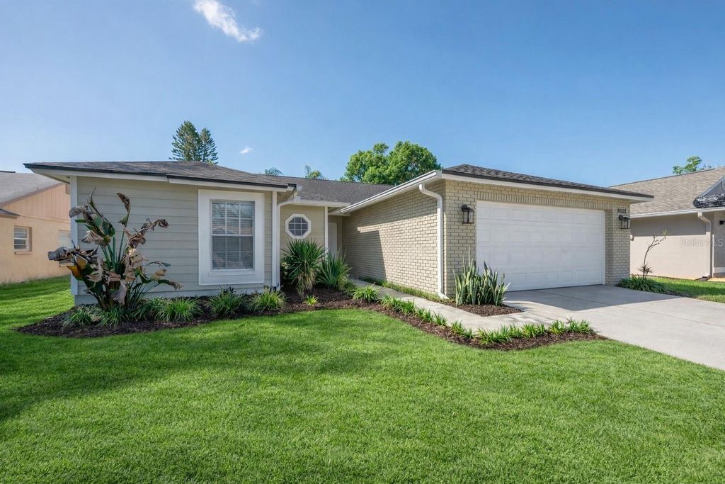 Image 3 of property listing at 8831 HAMPDEN DRIVE, Tampa, FL 33626