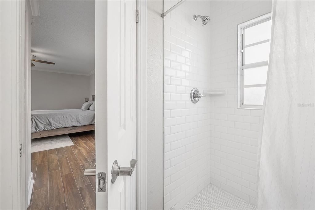 Image 28 of property listing at 8831 HAMPDEN DRIVE, Tampa, FL 33626