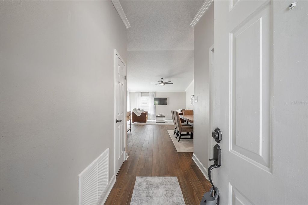 Image 6 of property listing at 8831 HAMPDEN DRIVE, Tampa, FL 33626