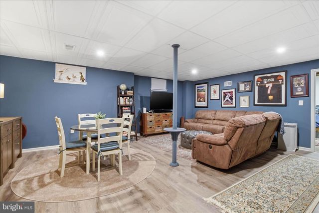 130 OAK KNOLL CIR, Millersville, PA 17551