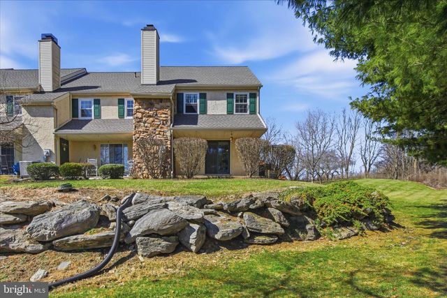 130 OAK KNOLL CIR, Millersville, PA 17551