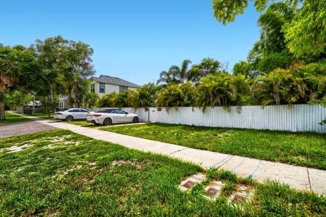 940 25TH STREET N, St Petersburg, FL 33713