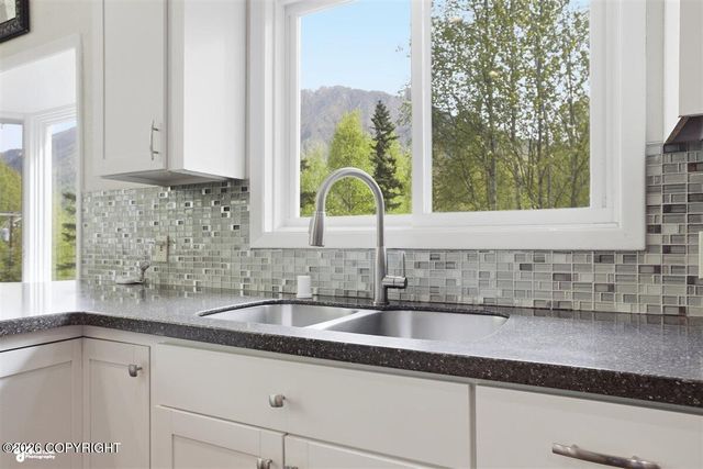 21818 Cloverleaf Road, Chugiak, AK 99567
