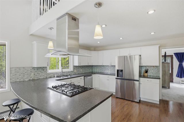 21818 Cloverleaf Road, Chugiak, AK 99567