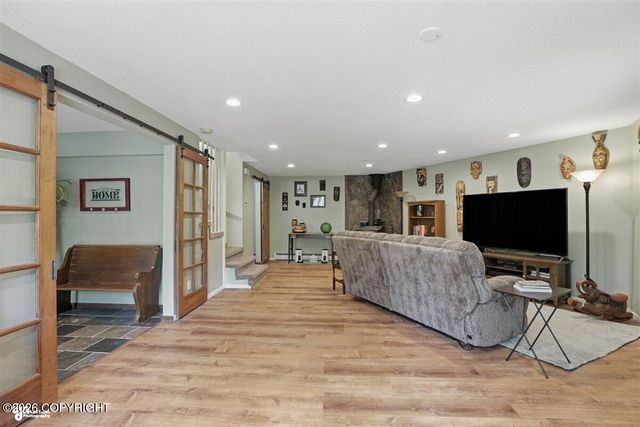 21818 Cloverleaf Road, Chugiak, AK 99567