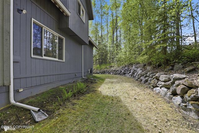 21818 Cloverleaf Road, Chugiak, AK 99567
