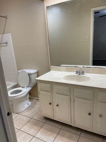 7141 Chasewood Drive, Houston, TX 77489