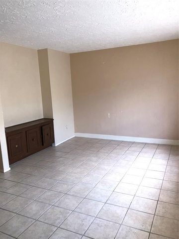 7141 Chasewood Drive, Houston, TX 77489