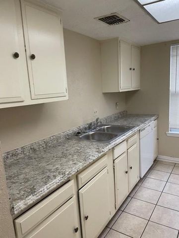 7141 Chasewood Drive, Houston, TX 77489