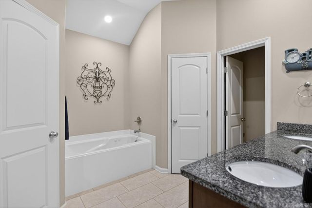 5455 Heritage Valley Dr, Benton, AR 72019