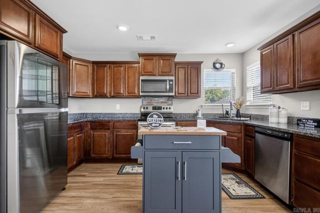5455 Heritage Valley Dr, Benton, AR 72019