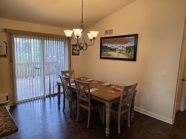 3828 W Cypress DRIVE, Lake Geneva, WI 53147