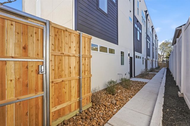 2202 N Carroll Avenue 103, Dallas, TX 75204