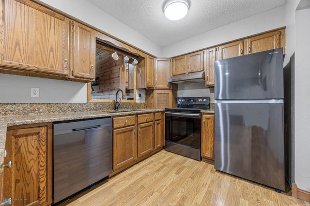 437 10th Avenue E, West Fargo, ND 58078