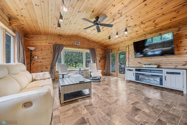 437 10th Avenue E, West Fargo, ND 58078