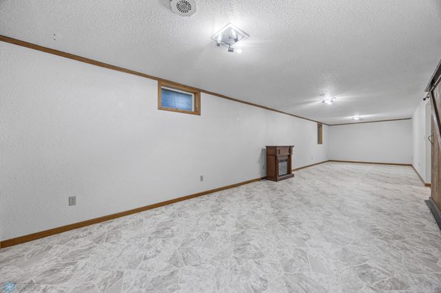 437 10th Avenue E, West Fargo, ND 58078