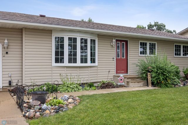 437 10th Avenue E, West Fargo, ND 58078