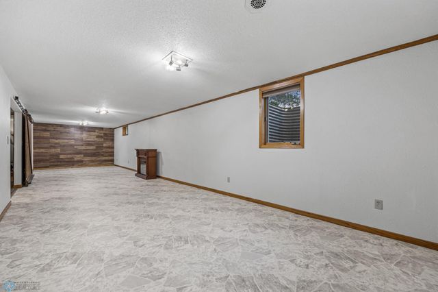 437 10th Avenue E, West Fargo, ND 58078