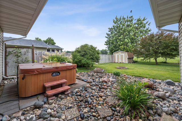 437 10th Avenue E, West Fargo, ND 58078