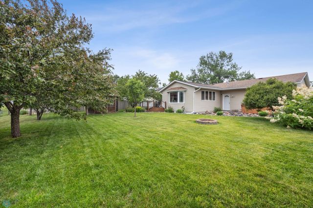 437 10th Avenue E, West Fargo, ND 58078